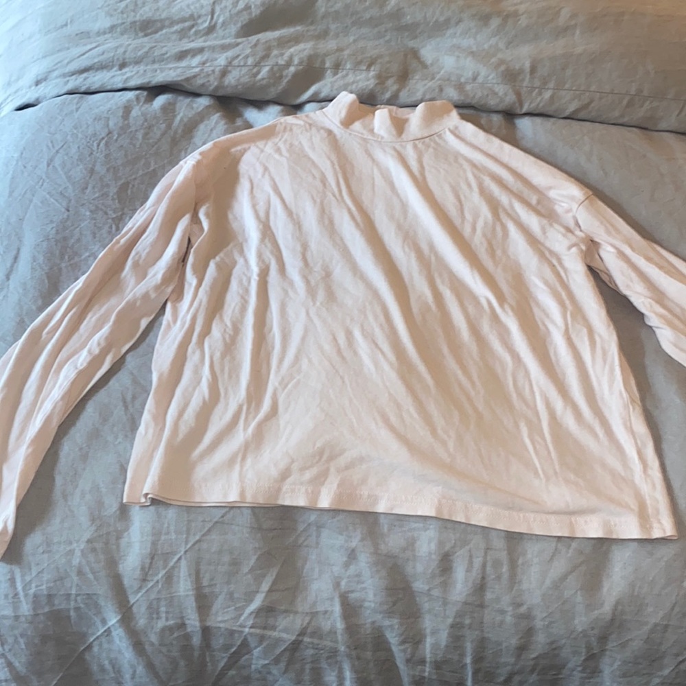 Everlane light pink cotton long sleeve turtle neck